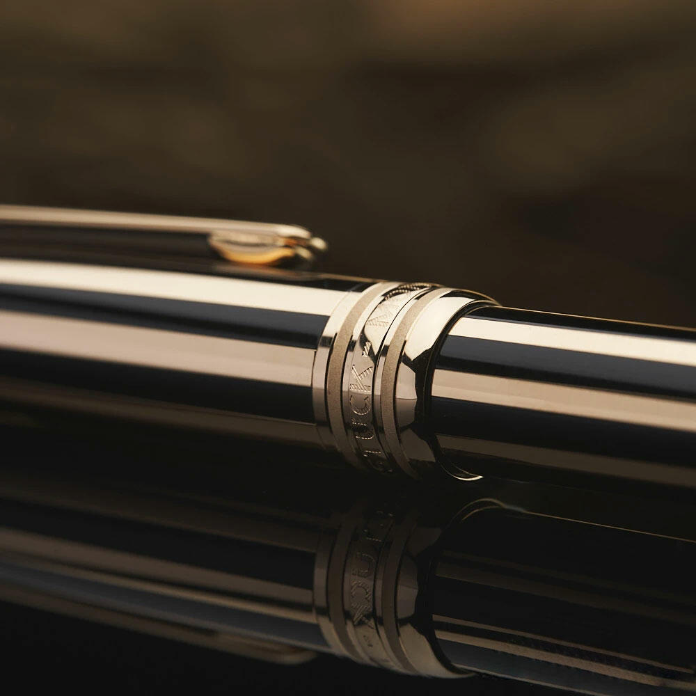 Refurbished Montblanc Meisterstuck Solitaire Gold & Black Ballpoint Pen online - 35981