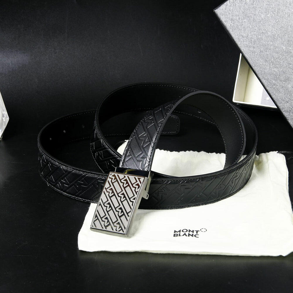 Thắt lưng Montblanc Plate Buckle With M Black 30mm Leather Belt MB129450